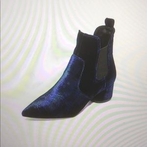 Kendal + Kylie navy velvet pointy boots